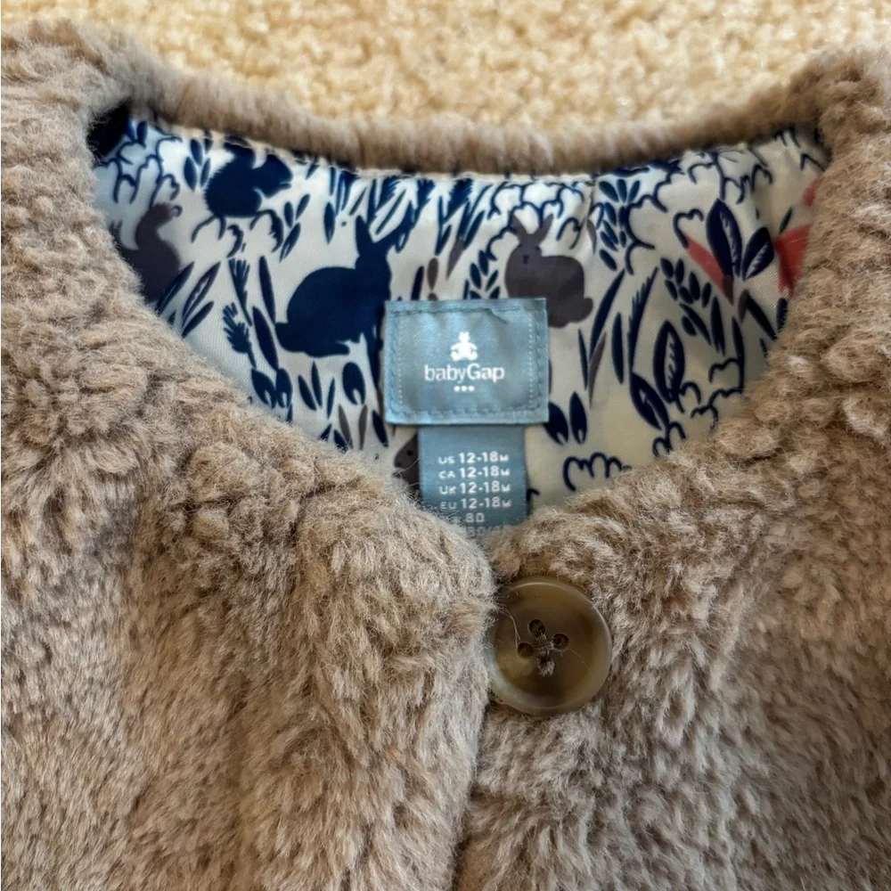 GAP Faux Fur Vest Size 12-18 Months